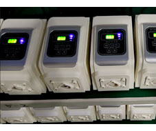 出廠前，進行老化的設備